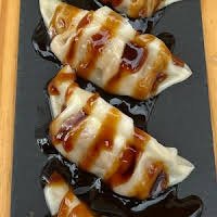 Gyoza de pato con salsa teriyaki