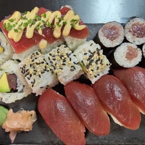 Bandeja Sushi Fusión (16 Piezas Atún)